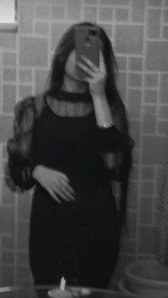 Black and white dp For Girls Stylish