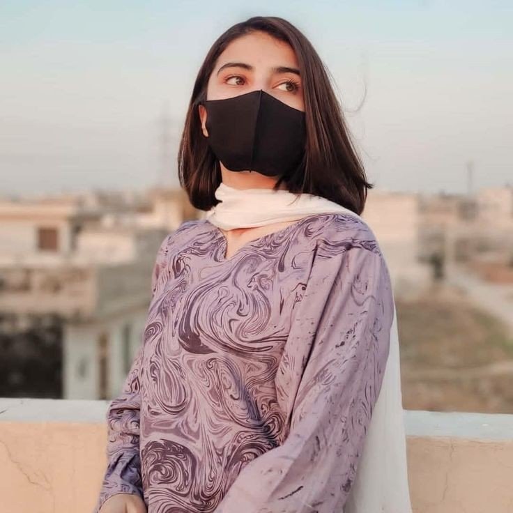 Black mask girl Pic Dp