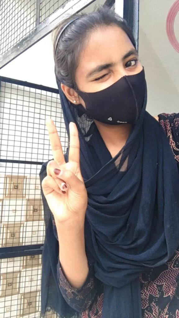 Stylish mask girl pic