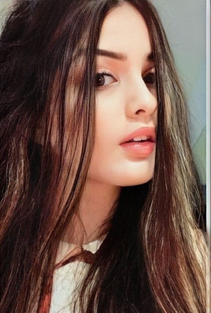 Simple girl Pic full